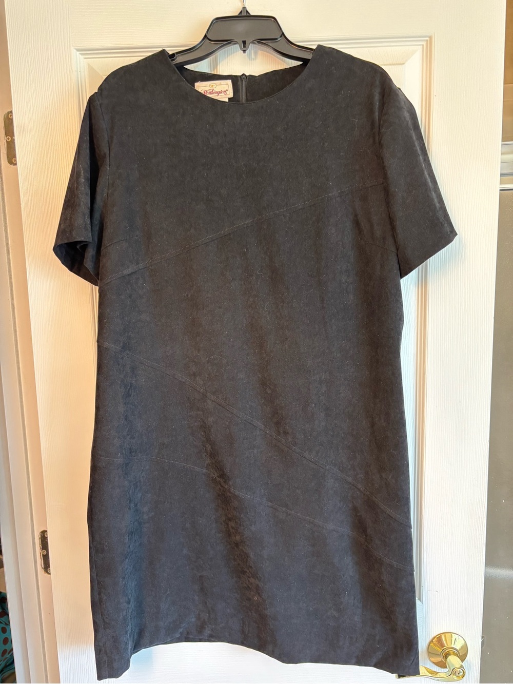 Like new Worthington Classic Black Short Sleeve Shift Dress. Sz 16.